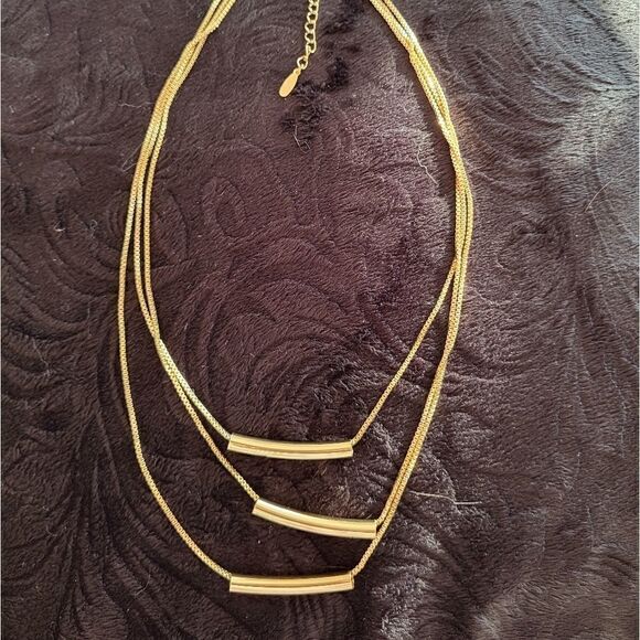 Gold dangling necklace with 3 chains - Picture 1 of 4